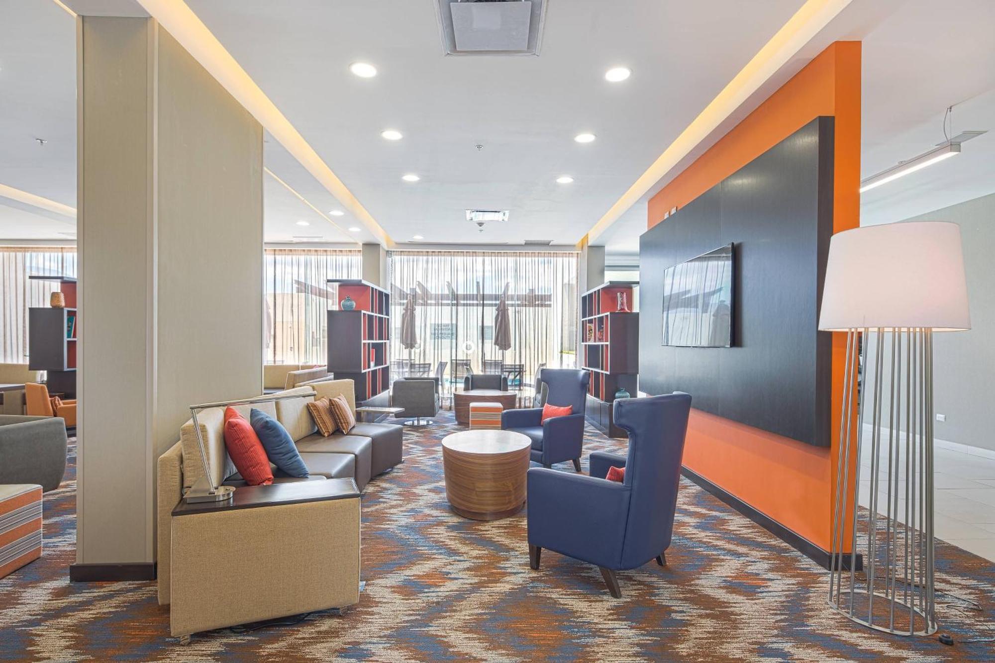 คอร์ตยาร์ด ซัลติโย Hotel ซัลติโญ ภายนอก รูปภาพ