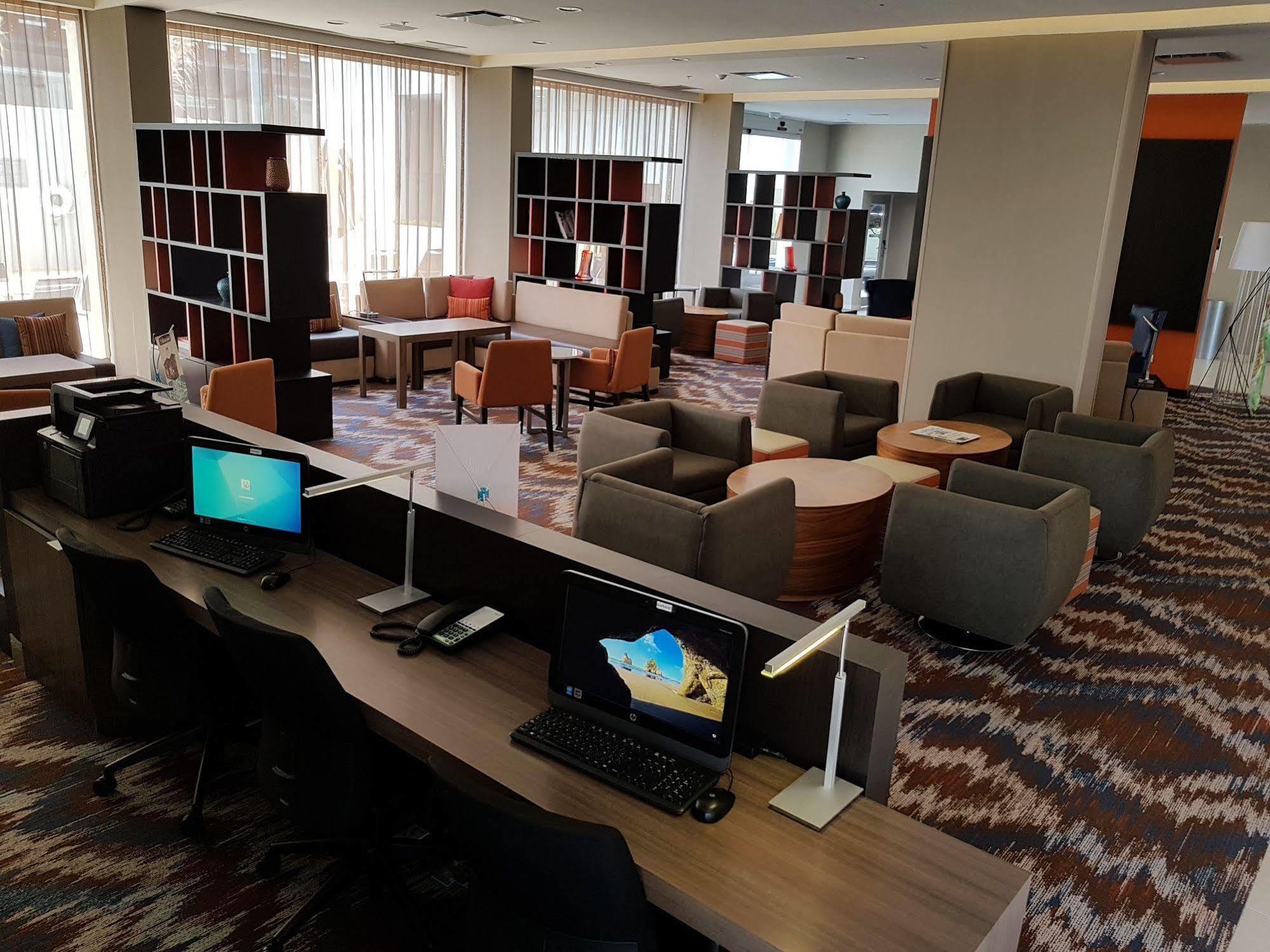 คอร์ตยาร์ด ซัลติโย Hotel ซัลติโญ ภายนอก รูปภาพ